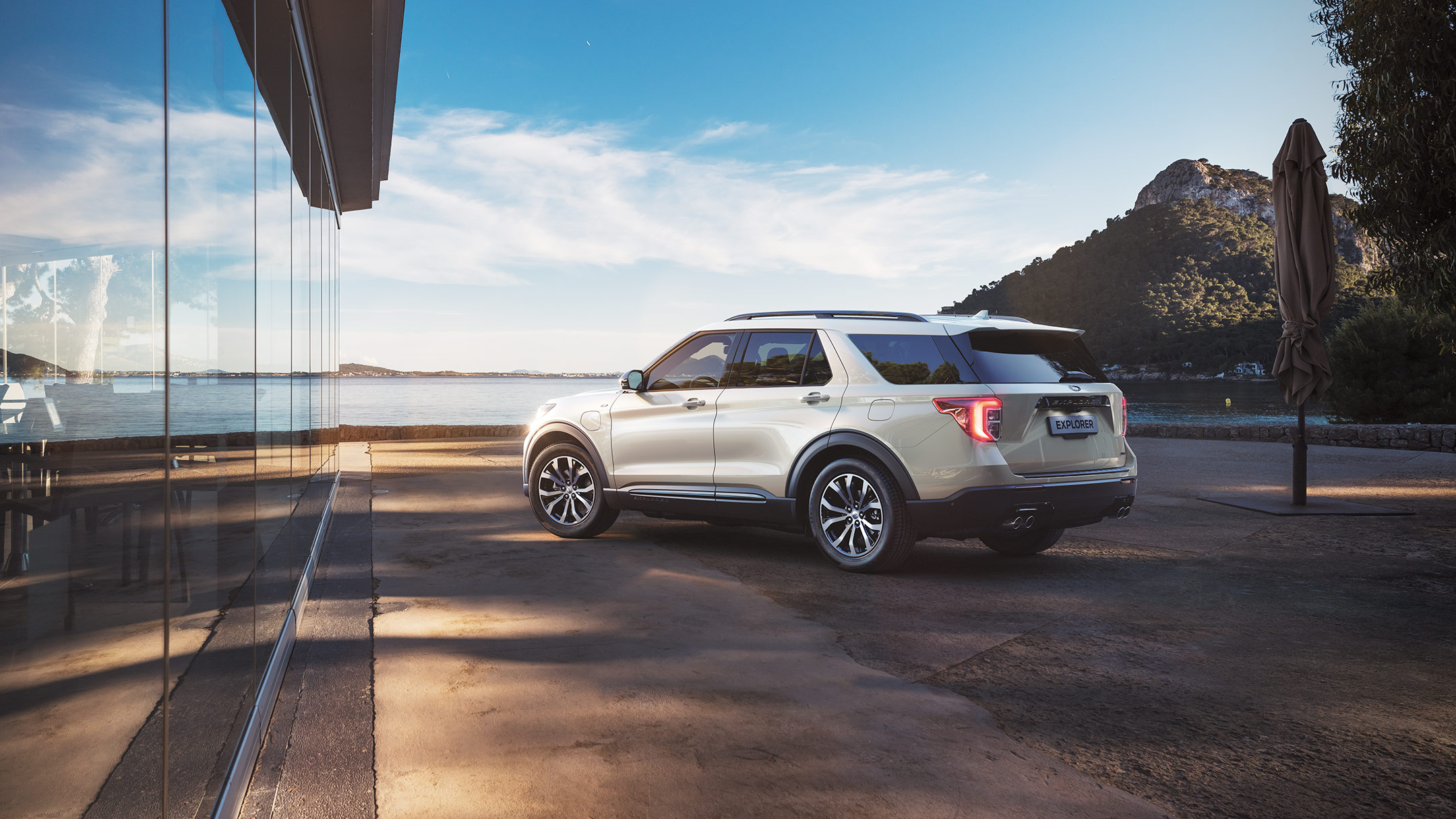 Ford Explorer Milano esterni 2