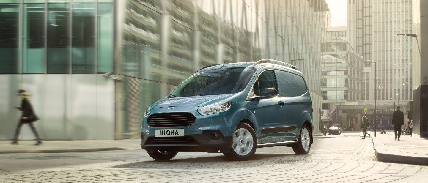 Ford Transit Couriere Milano slide